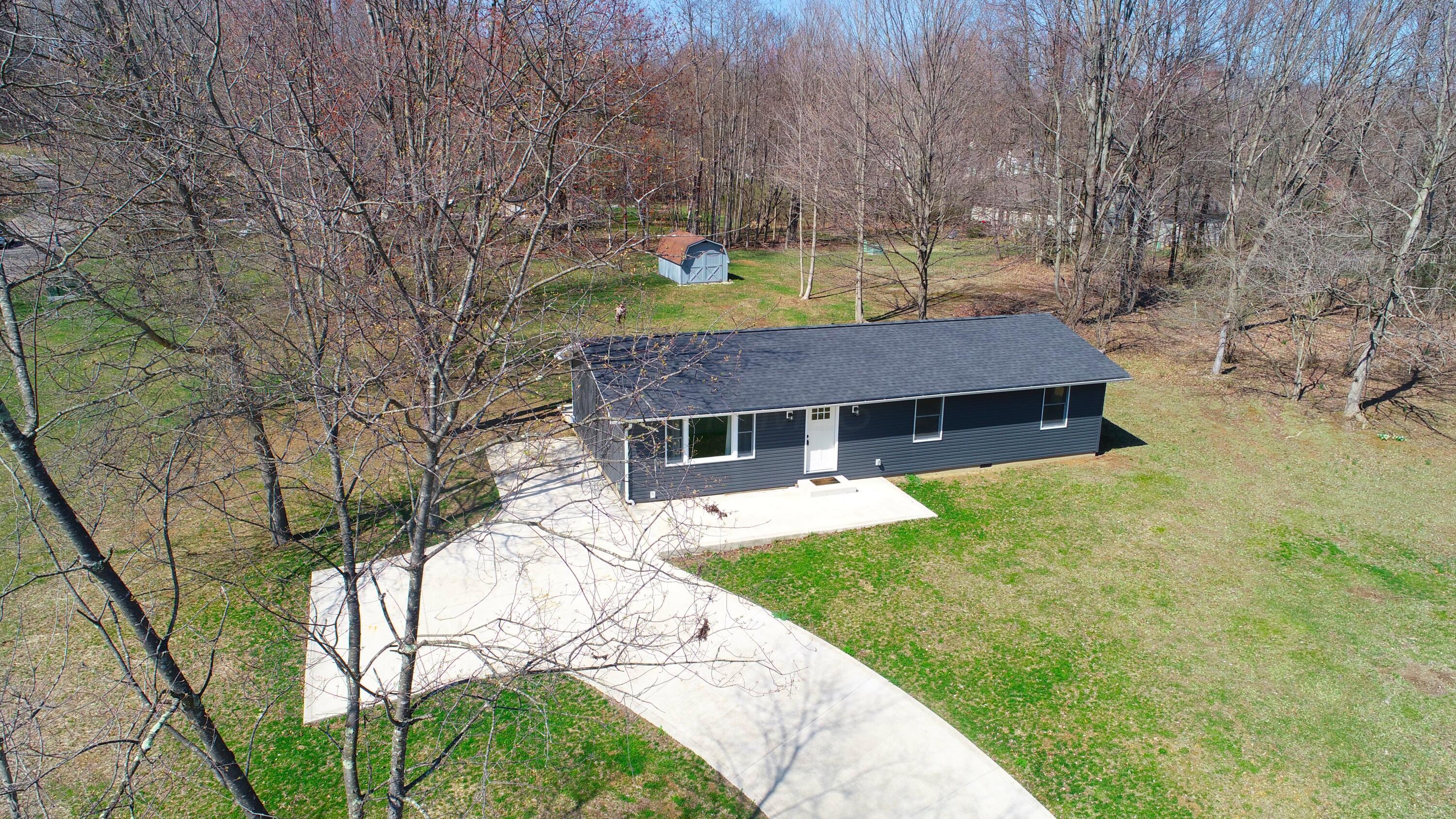 604 Valleywood Heights Drive Dr, Howard, Ohio image 1