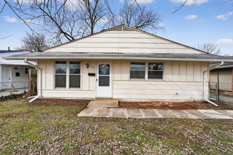 Photo of 212 E Alcott Road, Columbus, OH 43207 (MLS # 226006099)