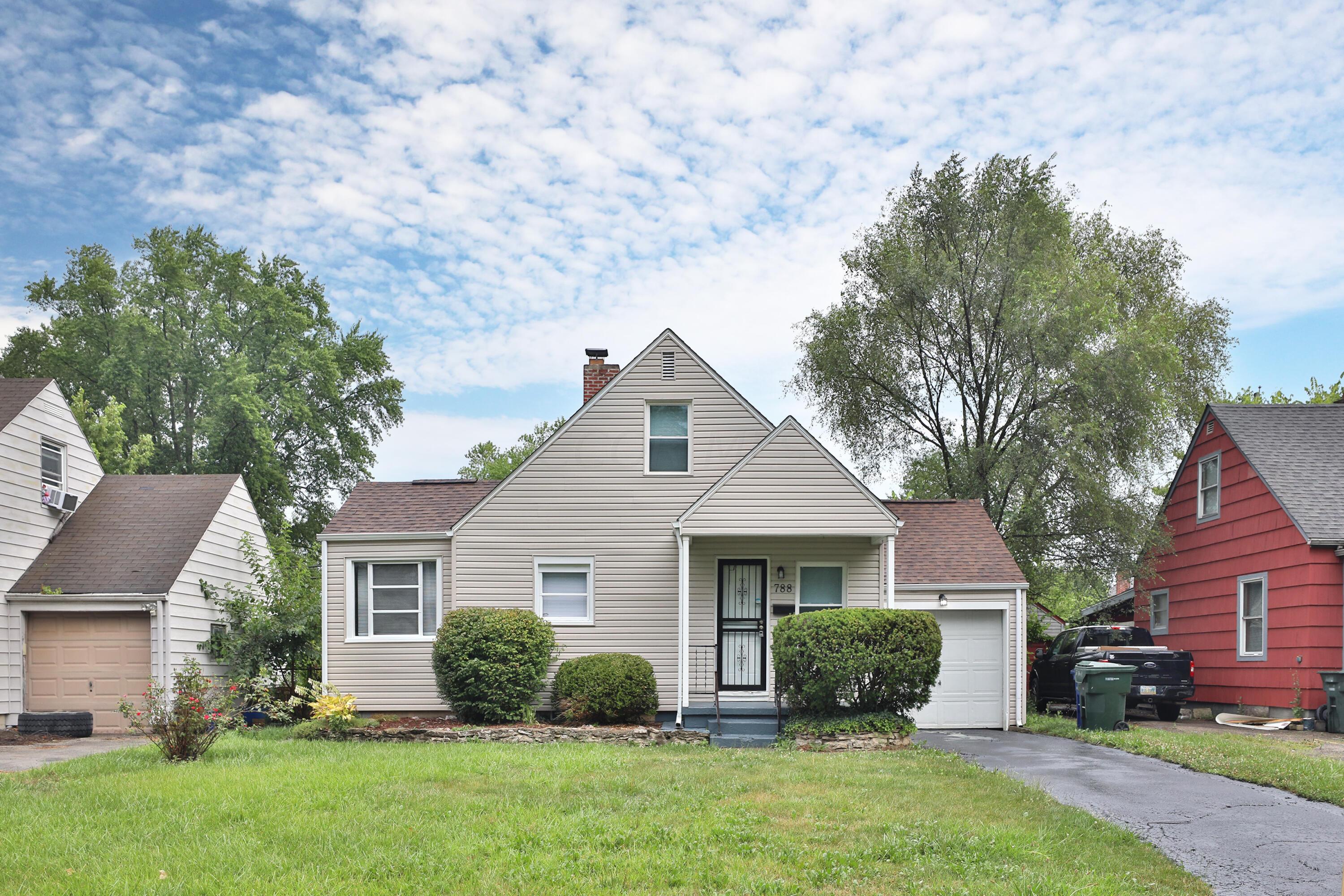 View Columbus, OH 43211 house