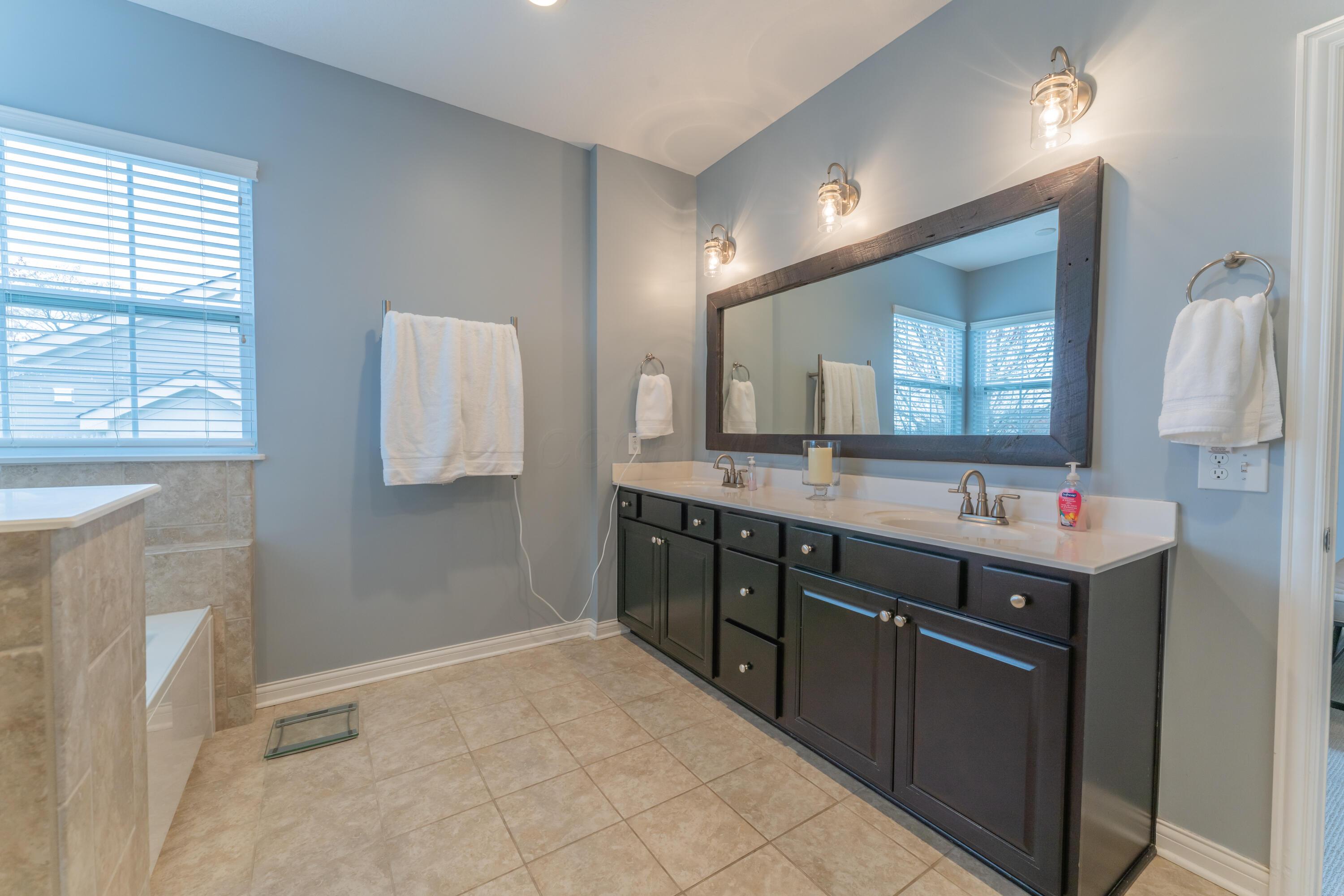 2419 Friesian Lane, Powell, Ohio image 36