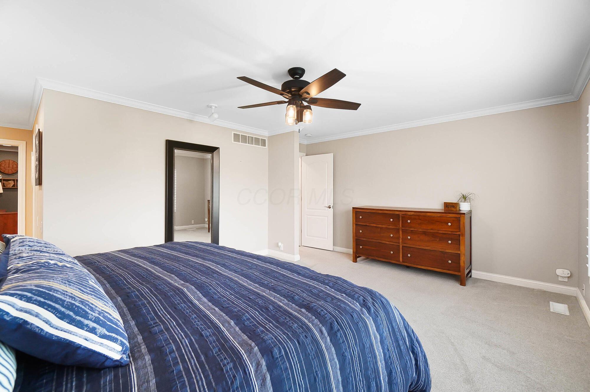 8397 Greenside Drive, Dublin, Ohio image 30