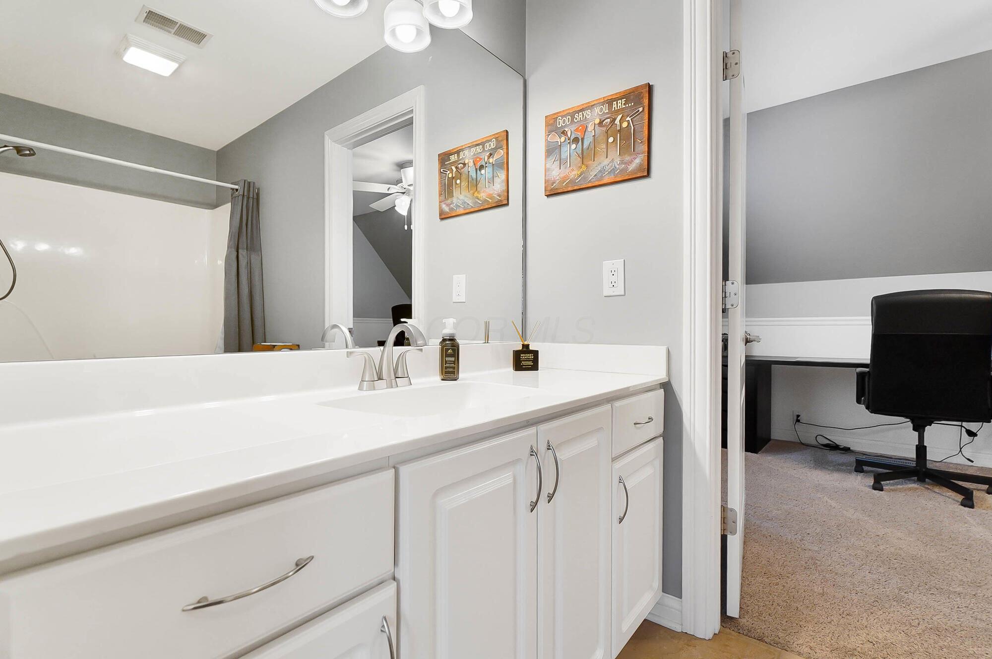 8397 Greenside Drive, Dublin, Ohio image 47