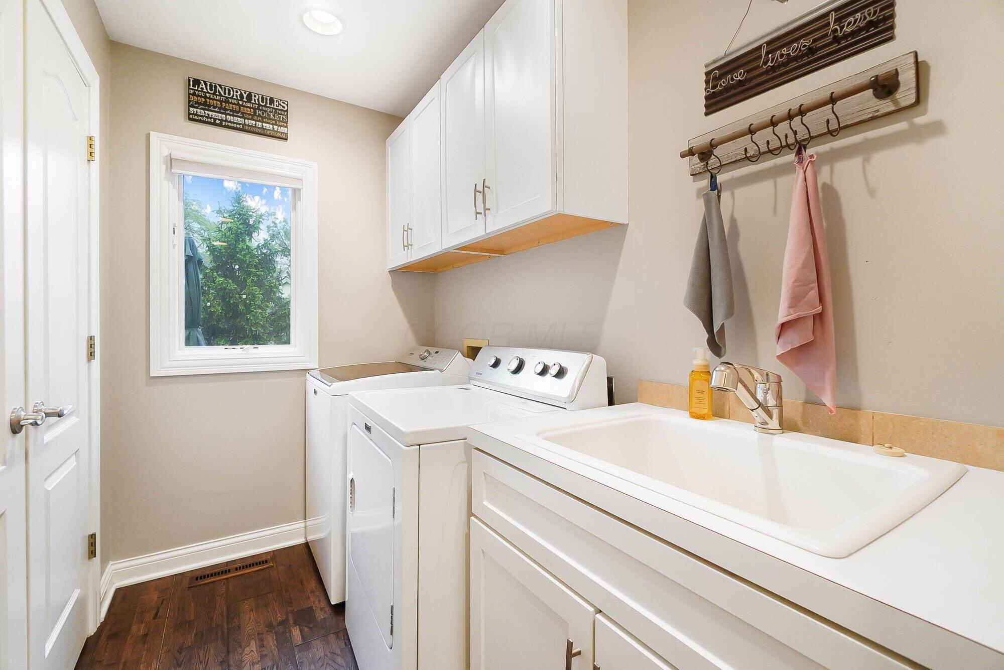 8397 Greenside Drive, Dublin, Ohio image 28