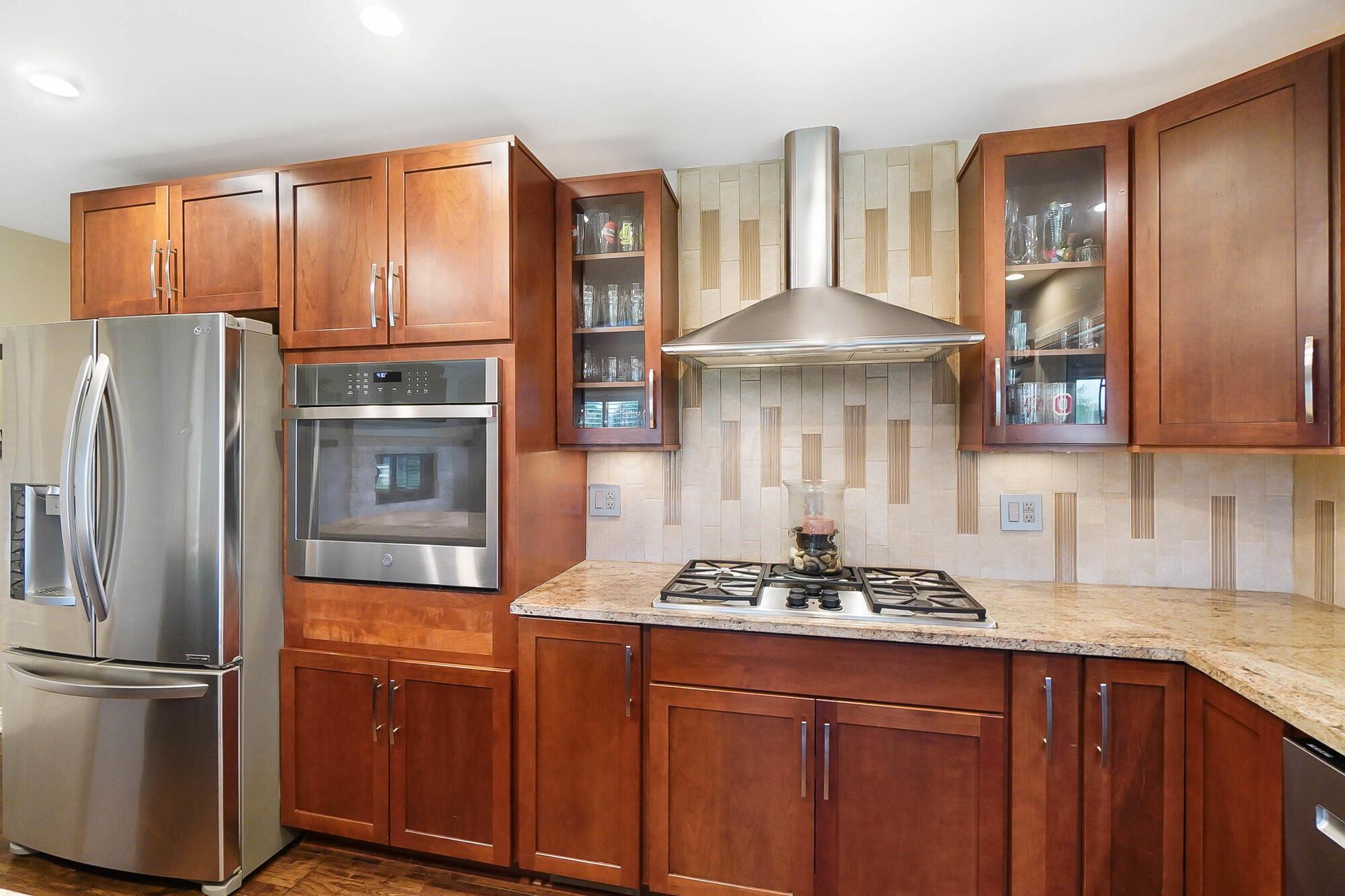 8397 Greenside Drive, Dublin, Ohio image 17
