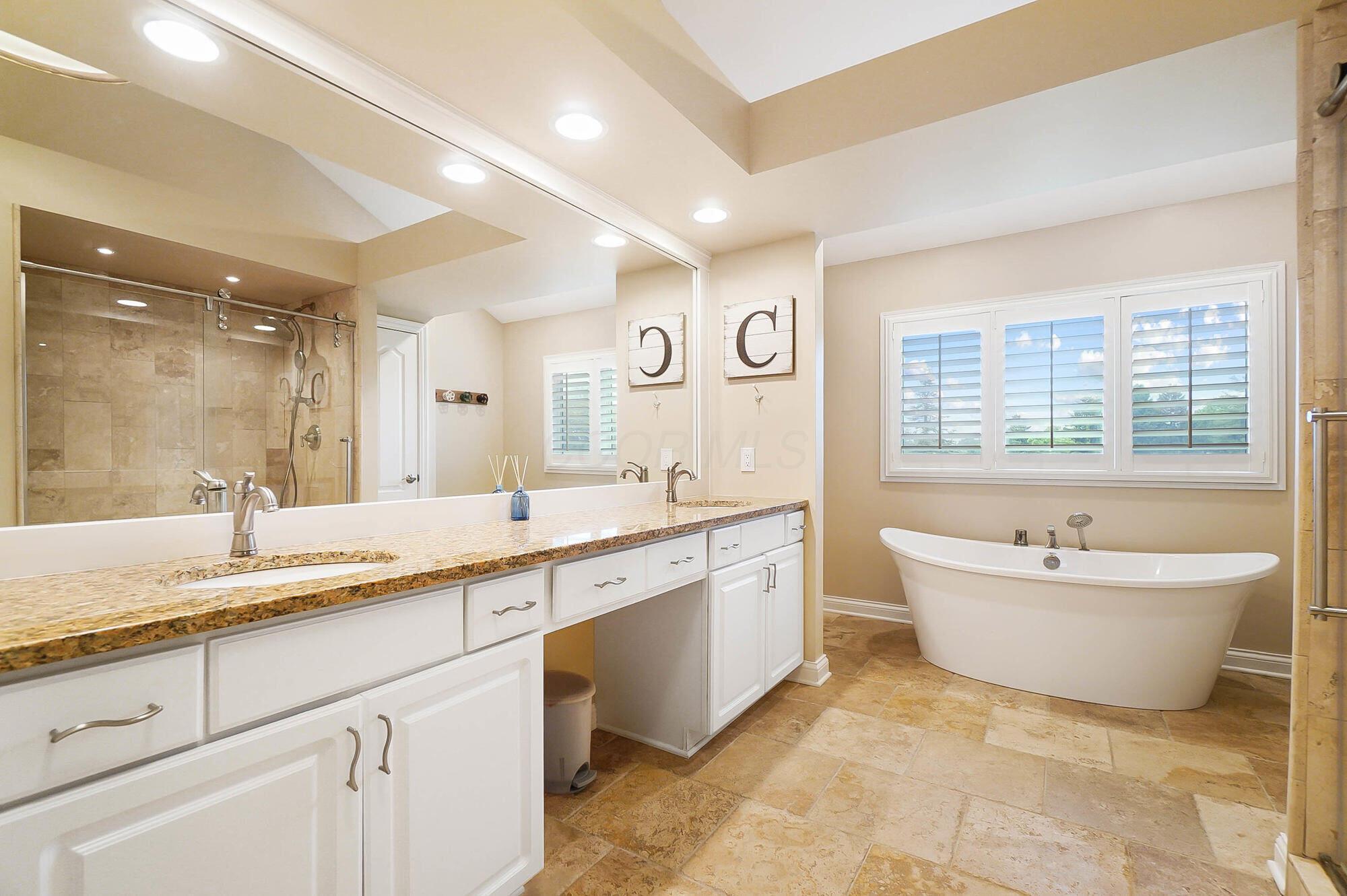 8397 Greenside Drive, Dublin, Ohio image 32