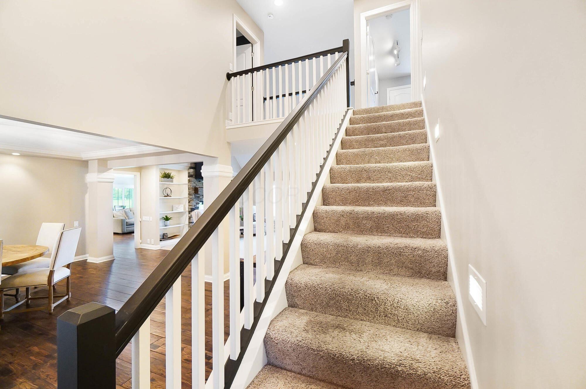 8397 Greenside Drive, Dublin, Ohio image 39