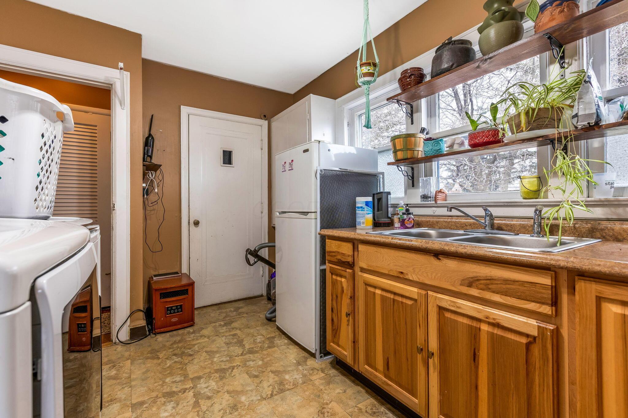 3789 Broadway, Grove City, Ohio image 27