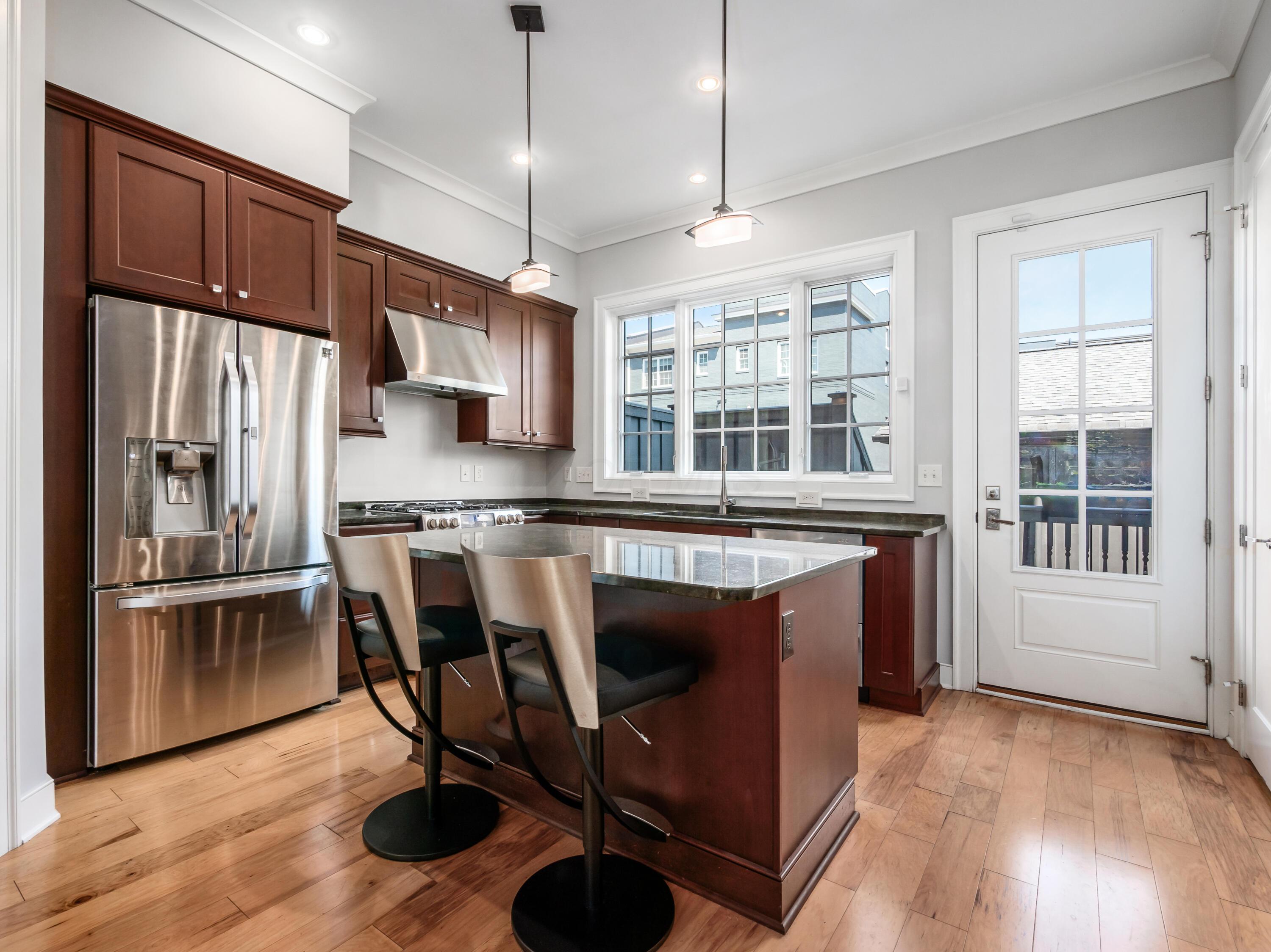 292 1/2 E Gay Street TH46