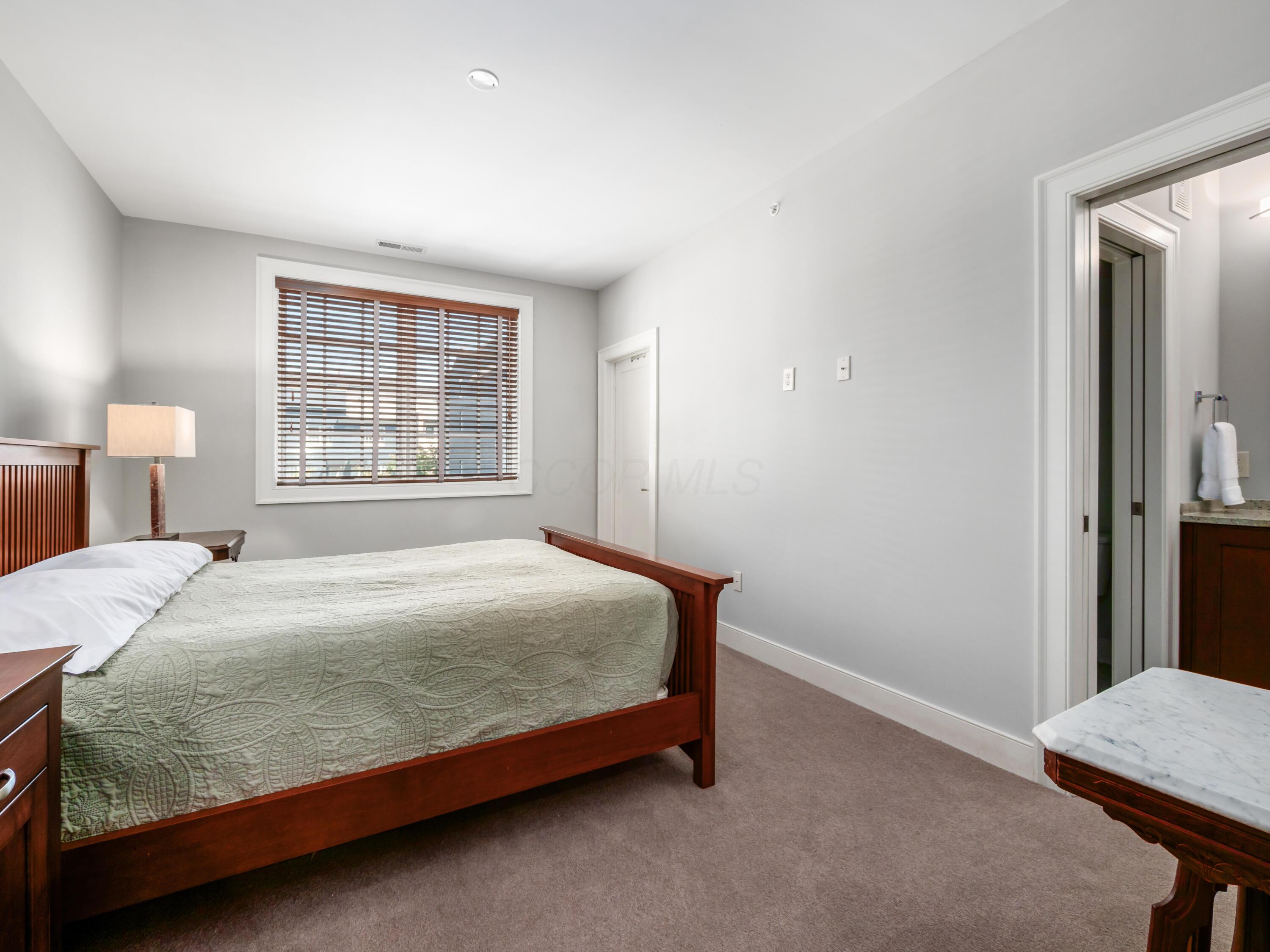 292 1/2 E Gay Street TH46