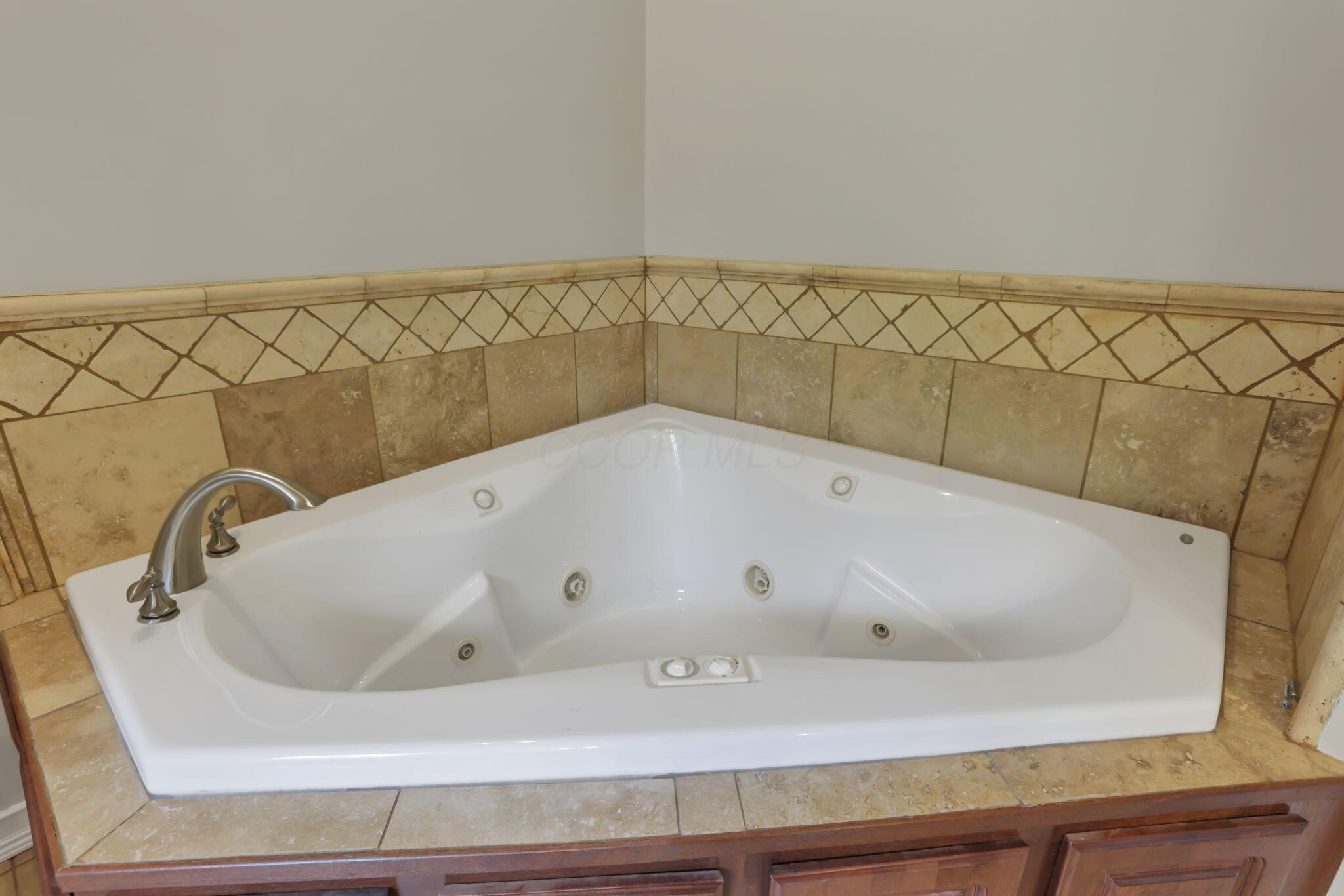 7485 Sugar Grove Road, Sugar Grove, Ohio image 40