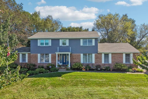 Photo of 2337 Reno Drive NE, Louisville, OH 44641 (MLS # 226037505)