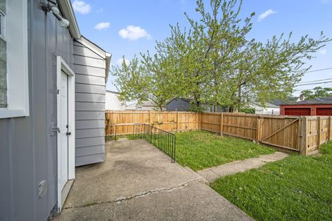 Tiny photo for 926 E 19th Avenue, Columbus, OH 43211 (MLS # 226014085)