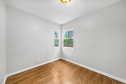 Tiny photo for 926 E 19th Avenue, Columbus, OH 43211 (MLS # 226014085)