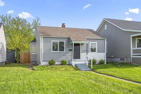 Tiny photo for 926 E 19th Avenue, Columbus, OH 43211 (MLS # 226014085)