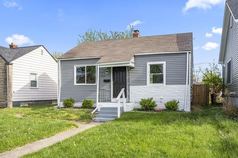 Tiny photo for 926 E 19th Avenue, Columbus, OH 43211 (MLS # 226014085)