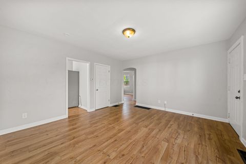 Tiny photo for 926 E 19th Avenue, Columbus, OH 43211 (MLS # 226014085)