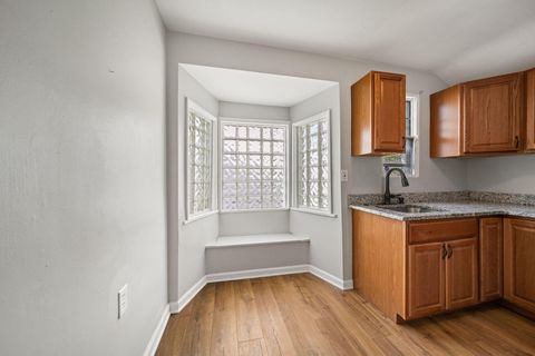 Tiny photo for 926 E 19th Avenue, Columbus, OH 43211 (MLS # 226014085)