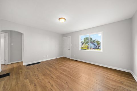 Tiny photo for 926 E 19th Avenue, Columbus, OH 43211 (MLS # 226014085)