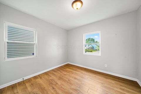 Tiny photo for 926 E 19th Avenue, Columbus, OH 43211 (MLS # 226014085)