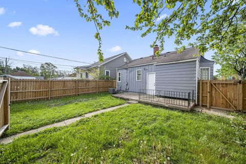 Tiny photo for 926 E 19th Avenue, Columbus, OH 43211 (MLS # 226014085)