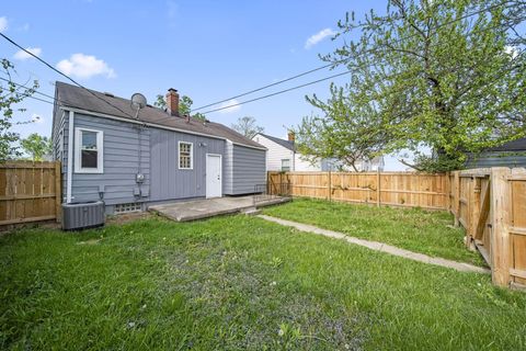 Tiny photo for 926 E 19th Avenue, Columbus, OH 43211 (MLS # 226014085)