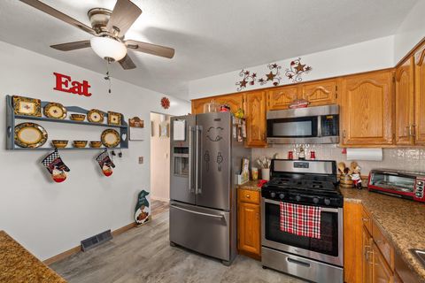 Tiny photo for 1070 Chenonceaux Drive, Marion, OH 43302 (MLS # 225040036)