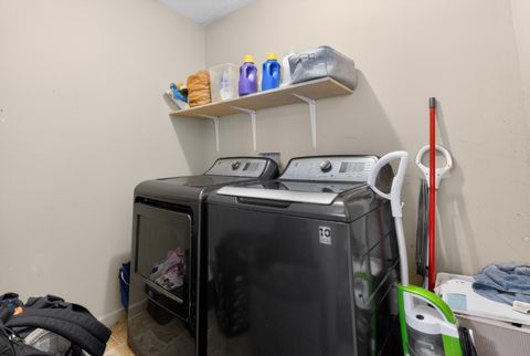 Tiny photo for 3291 Yozuri Drive, Columbus, OH 43232 (MLS # 225044455)