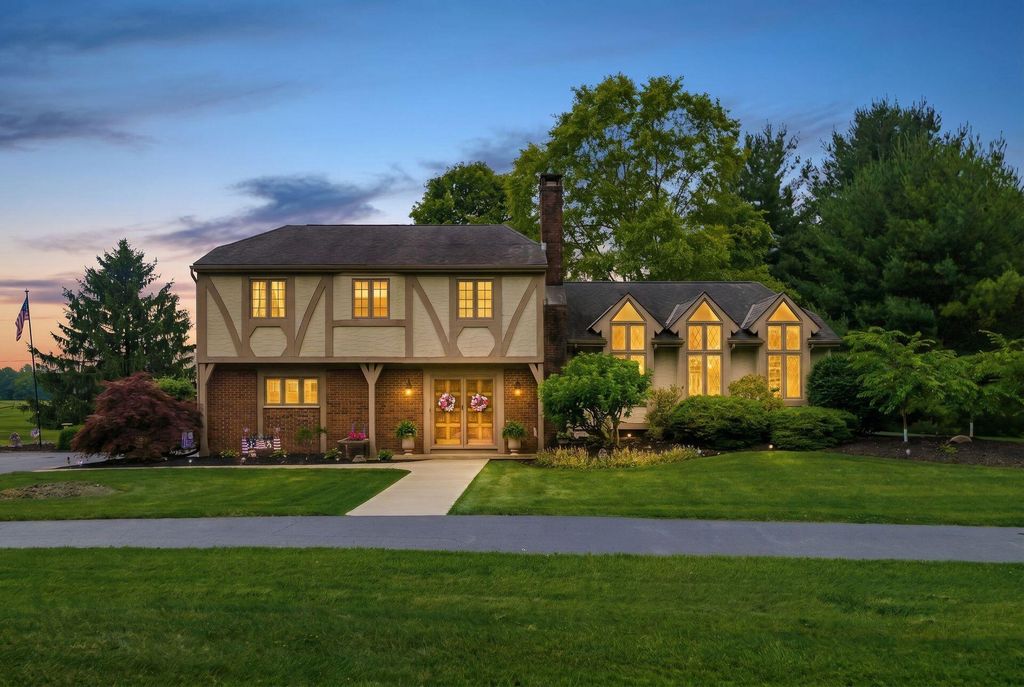 Photo of 11525 Woodbridge Lane NW, Baltimore, OH 43105 (MLS # 226023067)
