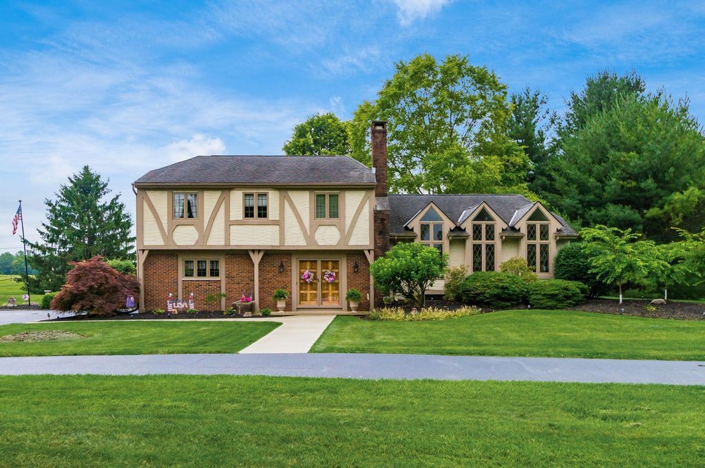 Photo of 11525 Woodbridge Lane NW, Baltimore, OH 43105 (MLS # 226023067)