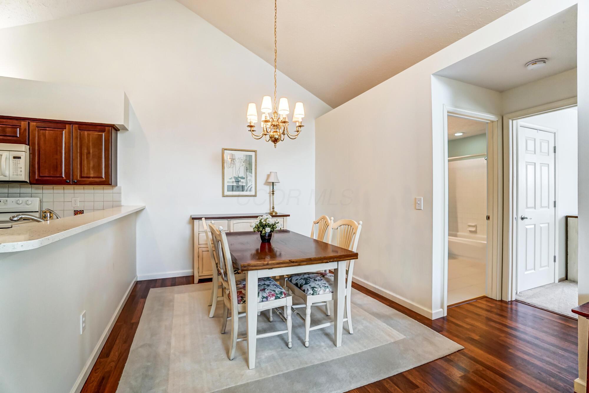 5638 Villa Gates Drive, Hilliard, Ohio image 16
