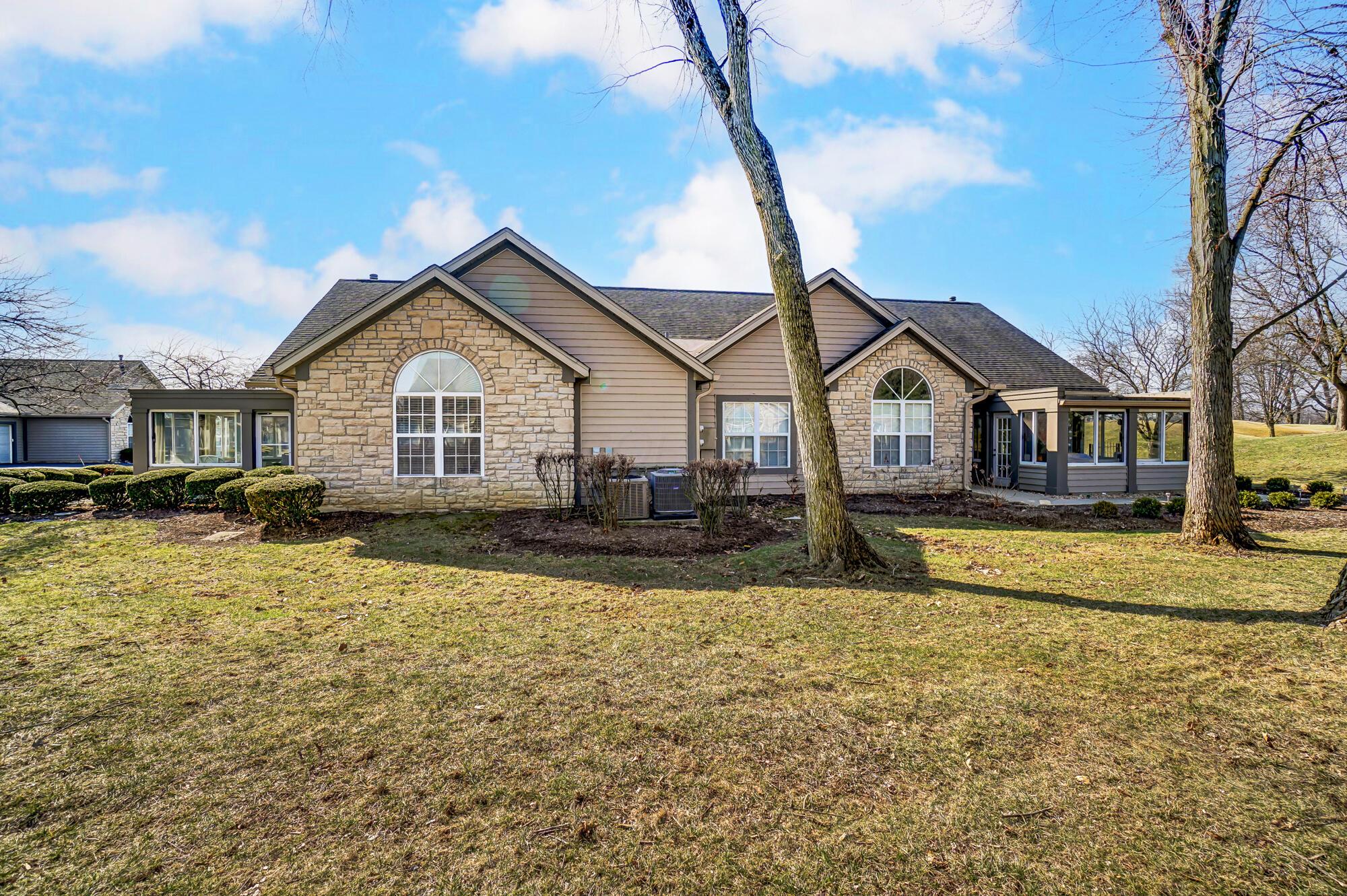 5638 Villa Gates Drive, Hilliard, Ohio image 5