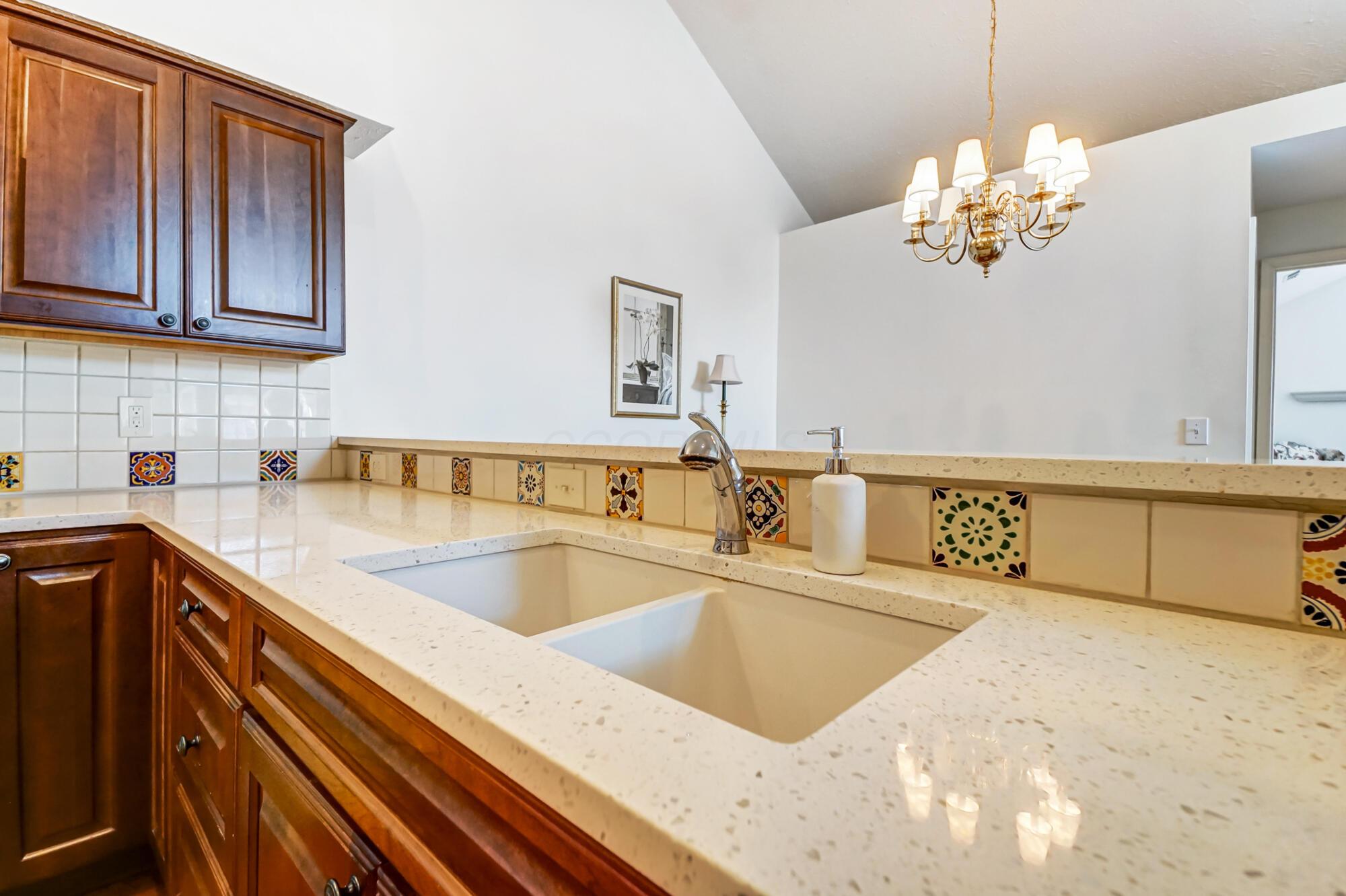 5638 Villa Gates Drive, Hilliard, Ohio image 14