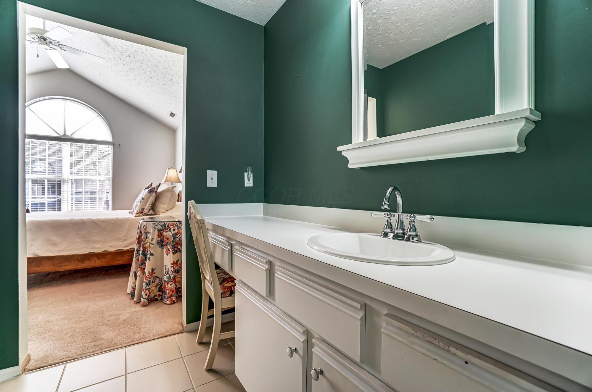 5638 Villa Gates Drive, Hilliard, Ohio image 25