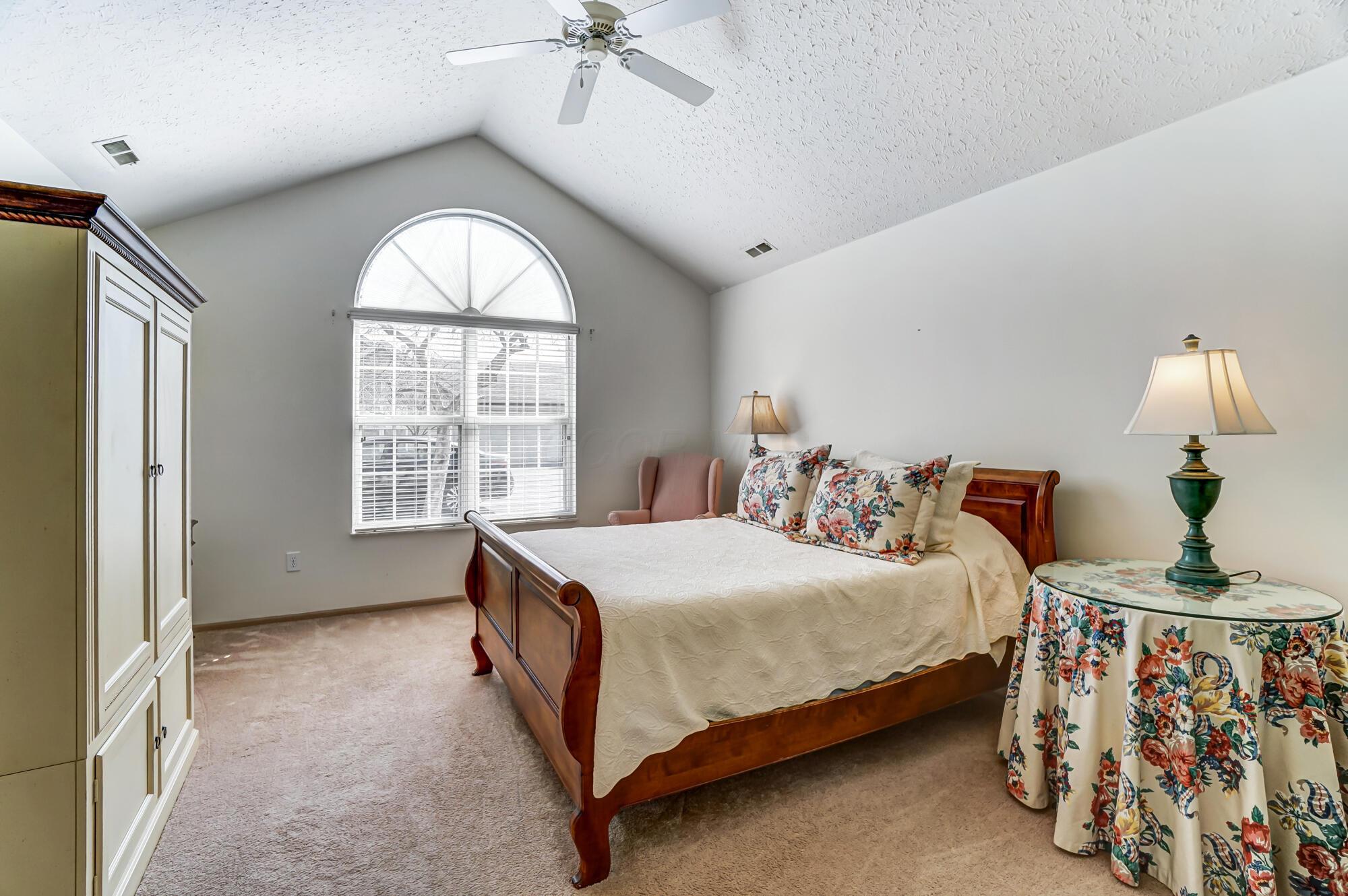 5638 Villa Gates Drive, Hilliard, Ohio image 22
