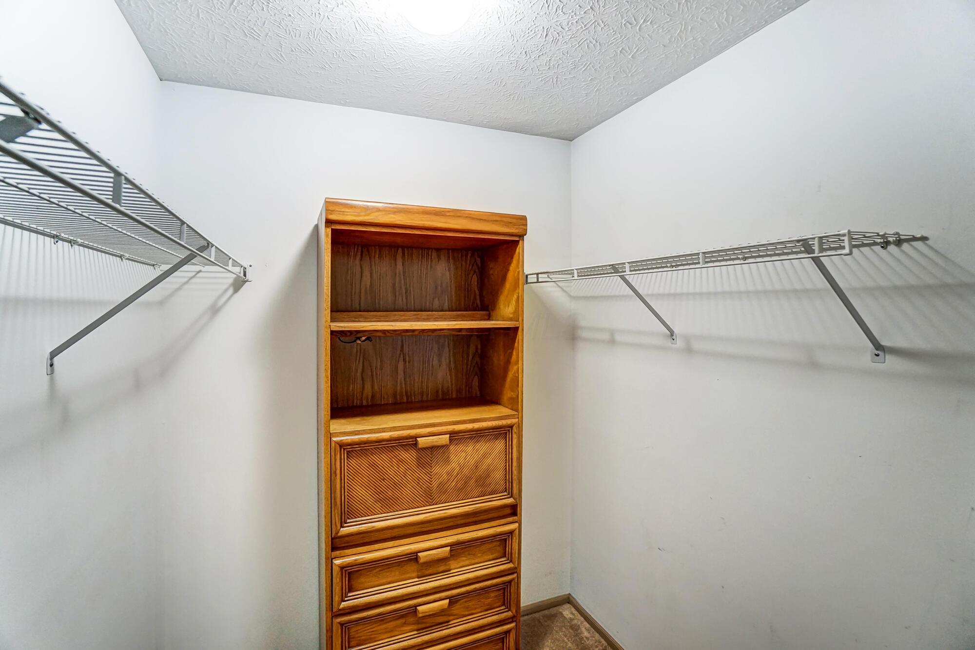 5638 Villa Gates Drive, Hilliard, Ohio image 32
