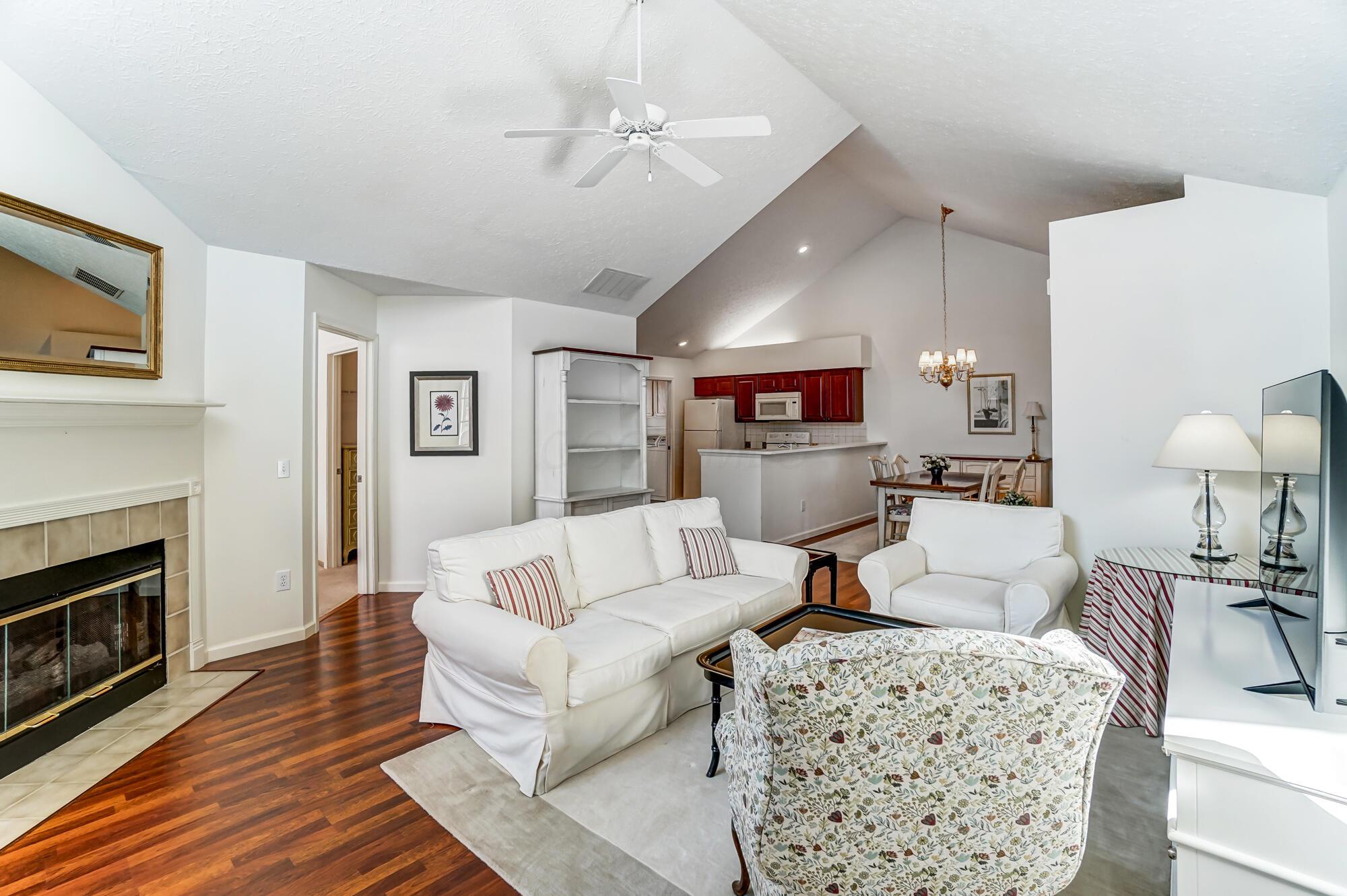 5638 Villa Gates Drive, Hilliard, Ohio image 9