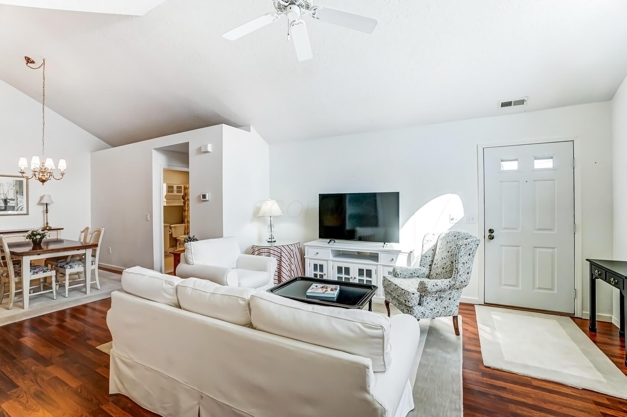 5638 Villa Gates Drive, Hilliard, Ohio image 10