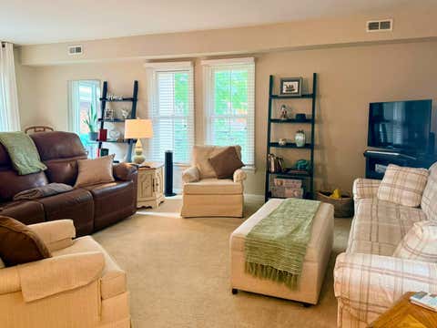 Photo of 1555 Lafayette Drive B #B, Columbus, OH 43220 (MLS # 226028274)