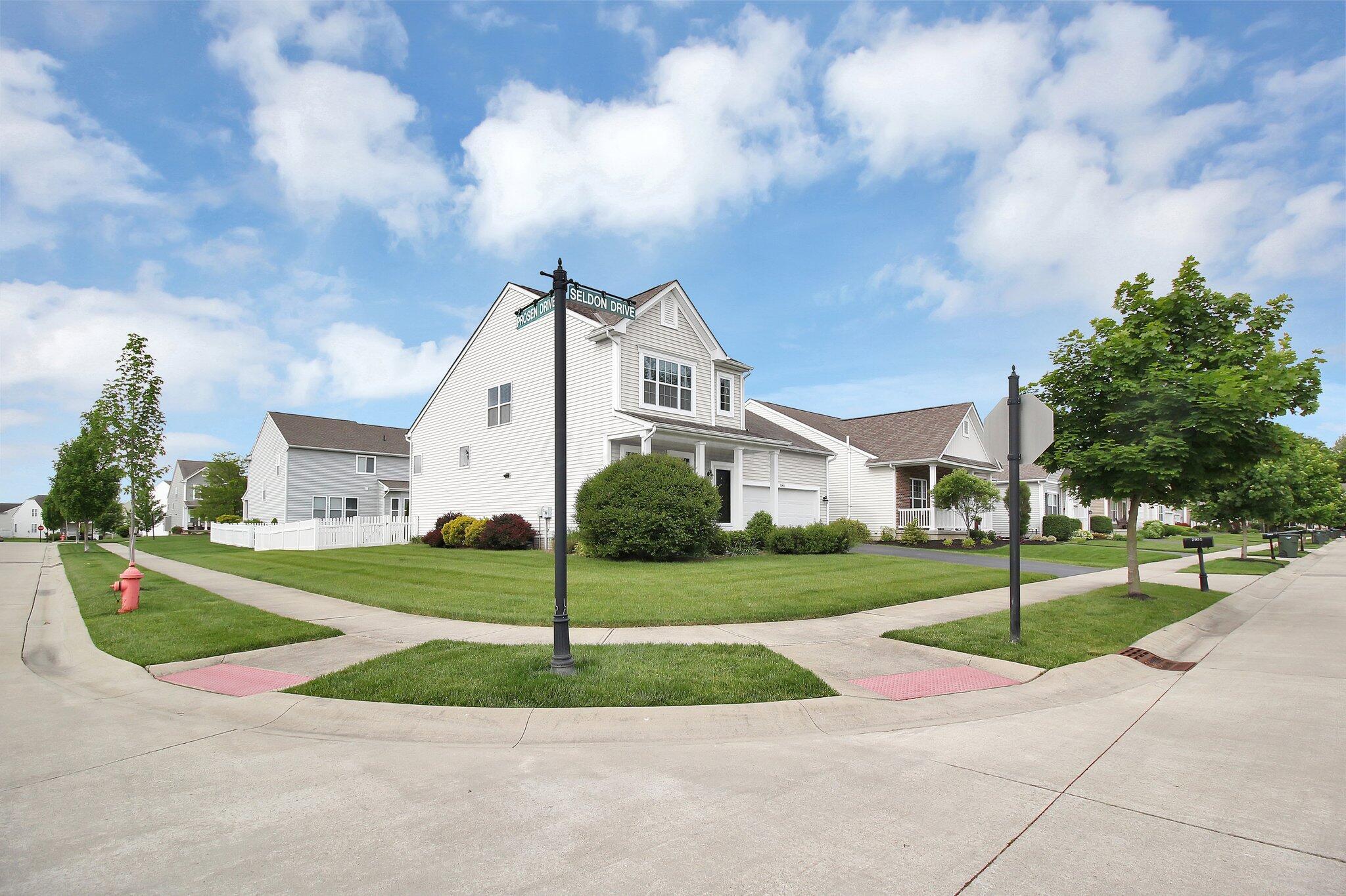 5951 Seldon Drive, Westerville, Ohio image 32