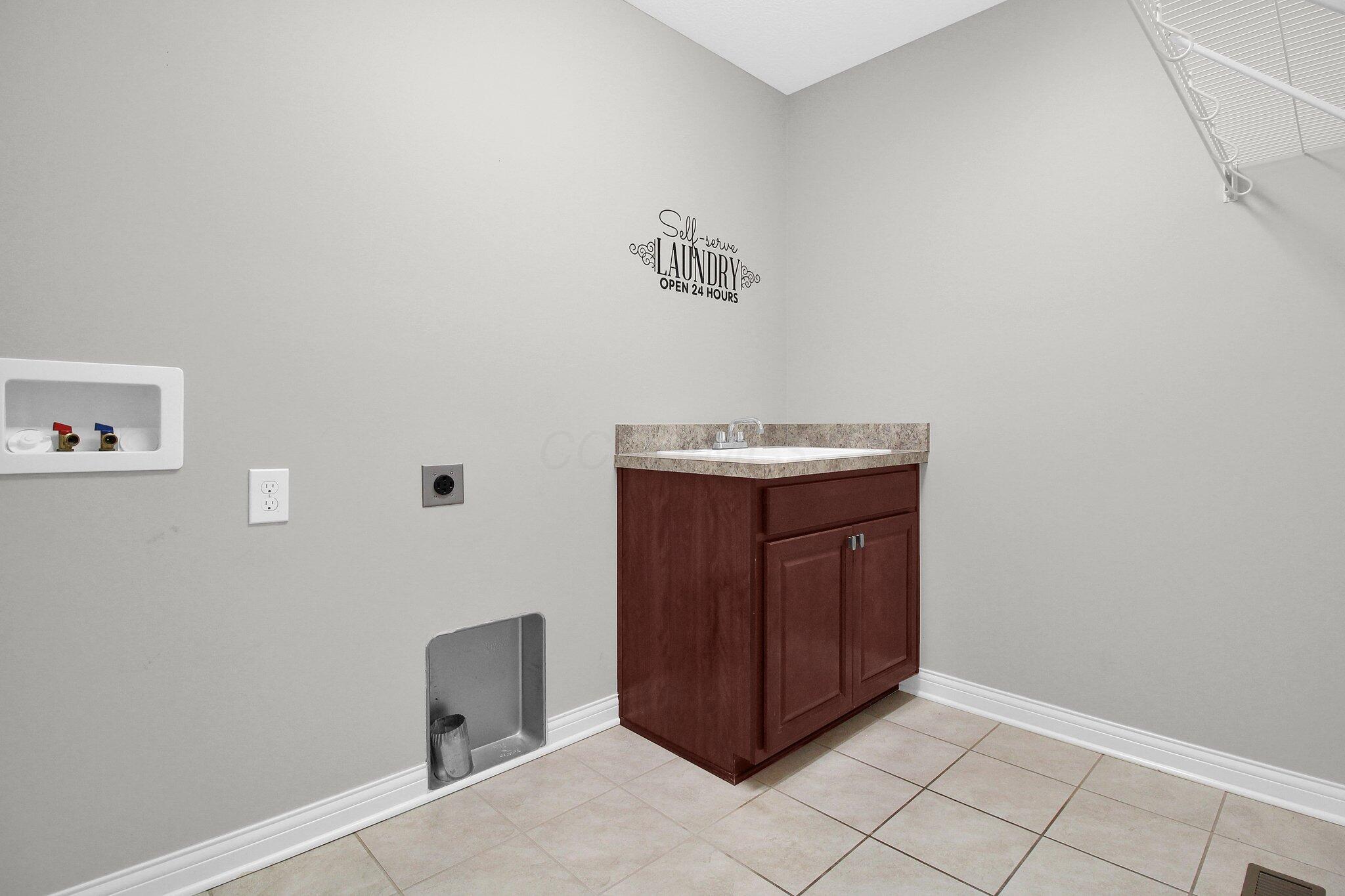 5951 Seldon Drive, Westerville, Ohio image 16