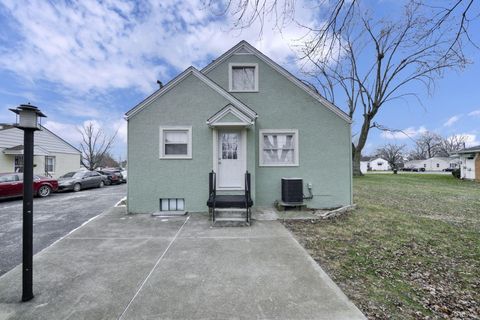 Photo of 1864 Rosemont Avenue, Columbus, OH 43223 (MLS # 226000116)