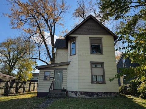 Photo of 1527 E Hudson Street, Columbus, OH 43211 (MLS # 226035892)