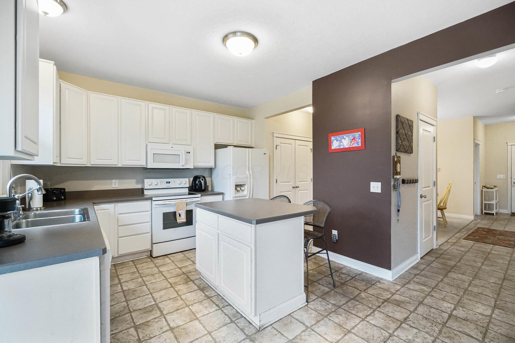 1173 Mcneil Drive, Blacklick, Ohio image 15
