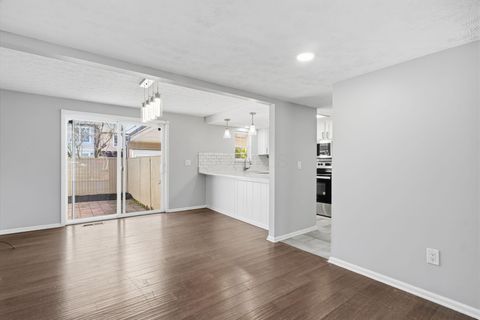 Tiny photo for 5109 Ranstead Court 9 #9, Columbus, OH 43220 (MLS # 226008127)