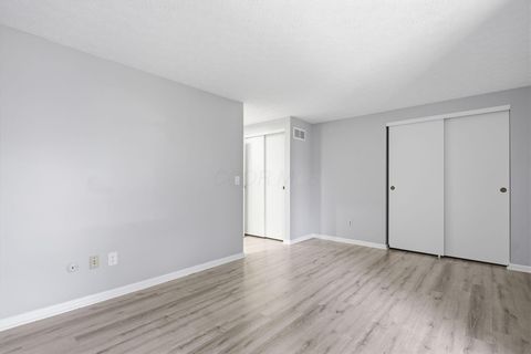 Tiny photo for 5109 Ranstead Court 9 #9, Columbus, OH 43220 (MLS # 226008127)