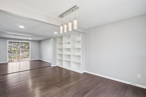 Tiny photo for 5109 Ranstead Court 9 #9, Columbus, OH 43220 (MLS # 226008127)