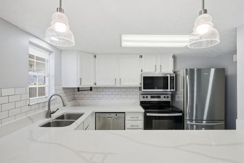 Tiny photo for 5109 Ranstead Court 9 #9, Columbus, OH 43220 (MLS # 226008127)