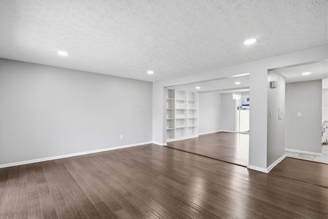 Tiny photo for 5109 Ranstead Court 9 #9, Columbus, OH 43220 (MLS # 226008127)