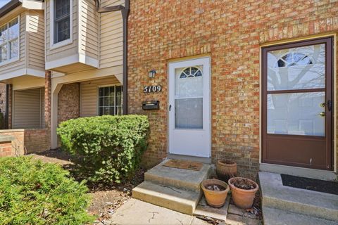 Photo of 5109 Ranstead Court 9 #9, Columbus, OH 43220 (MLS # 226008127)