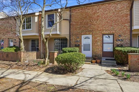 Tiny photo for 5109 Ranstead Court 9 #9, Columbus, OH 43220 (MLS # 226008127)